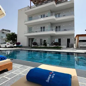 Summer Point Отель